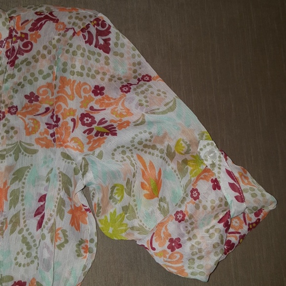 5 for $25.  American rag floral tunic Sz small - Picture 3 of 4